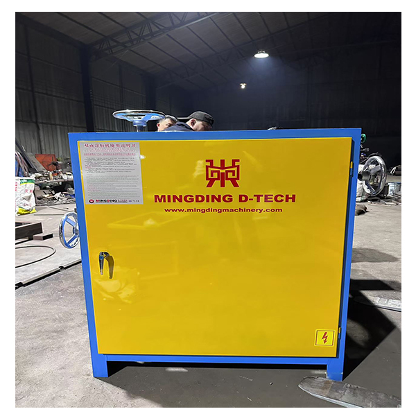 Entrega de espalhador de cola para máquinas de madeira compensada no sul da Ásia