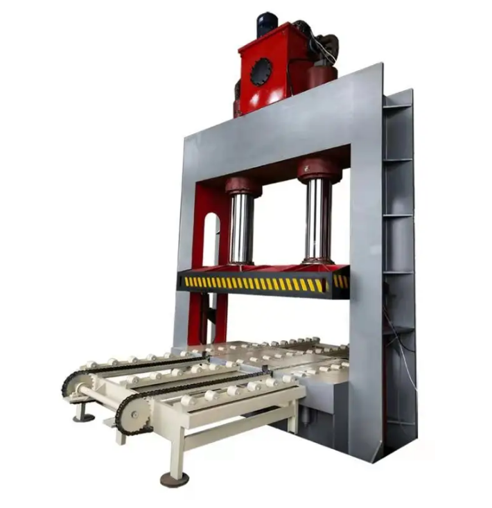 Máquina de prensagem a frio Mingding de máquinas de madeira compensada usada para pré-prensar antes da prensa quente